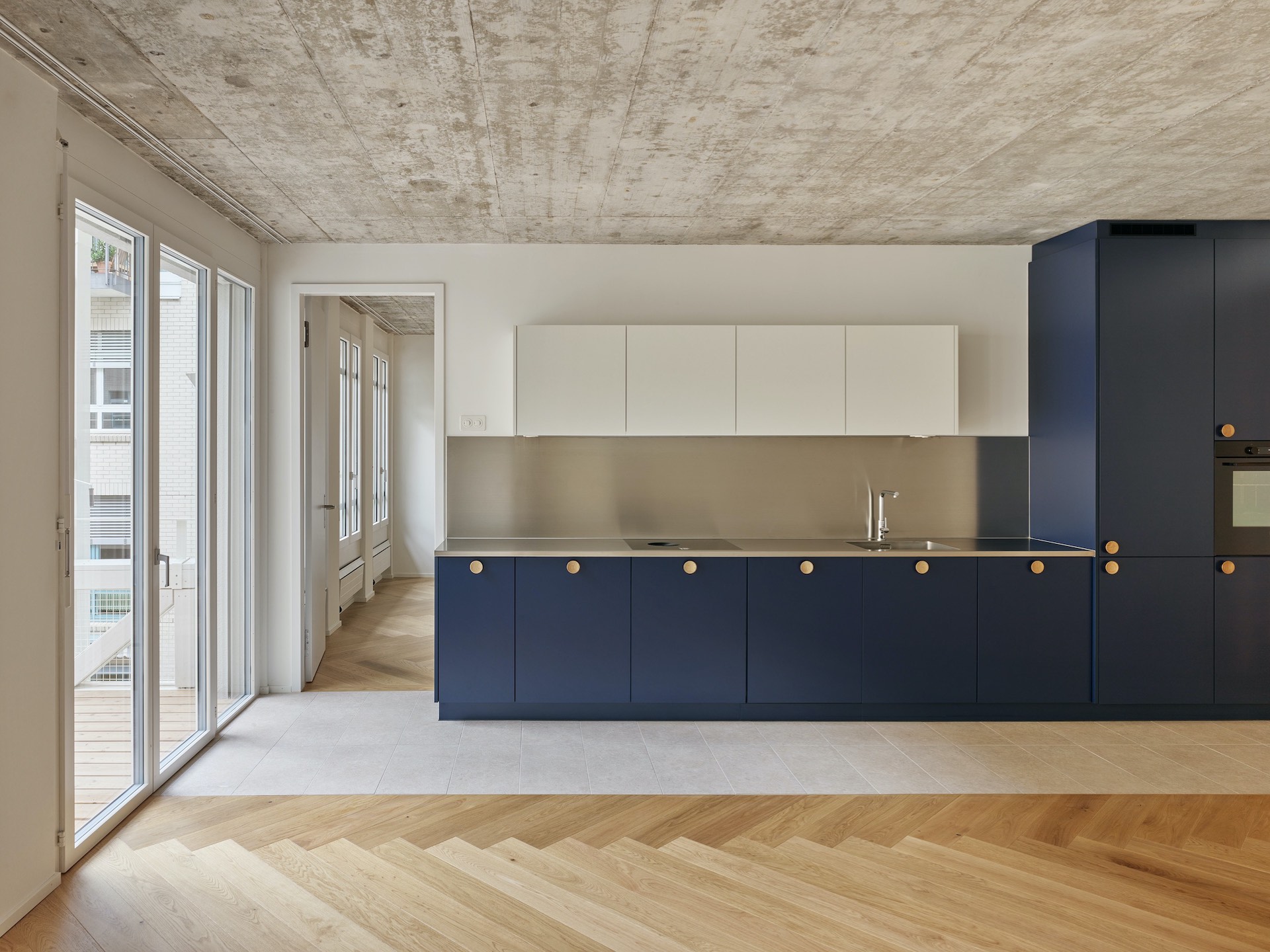 Küche im sanierten Altbau an der Müllerstrasse Zürich