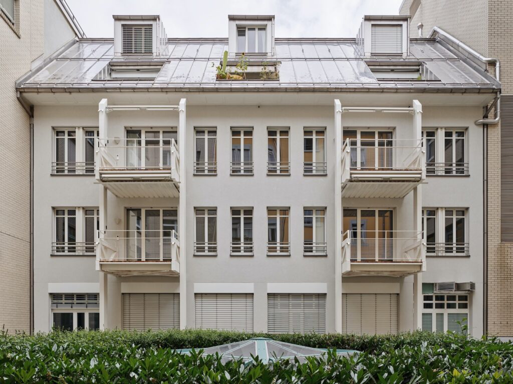 Aussenansicht: Wohnen im sanierten Altbau an der Müllerstrasse Zürich